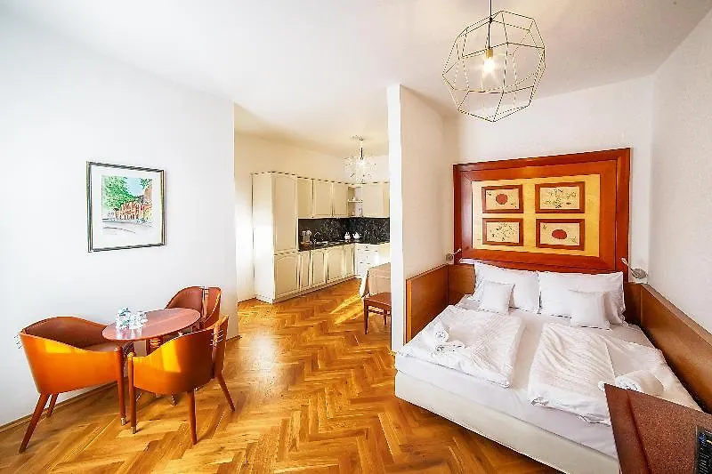 Hotel La Bohemia KLV